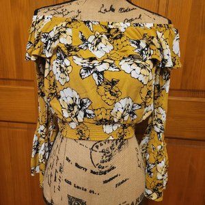 Rue 21 Floral Crop Top